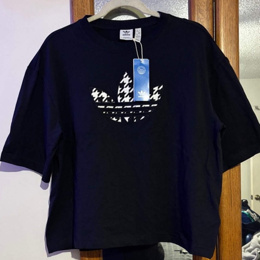 NWT Adidas Black Tee with Graphic Logo oversized crop size medium